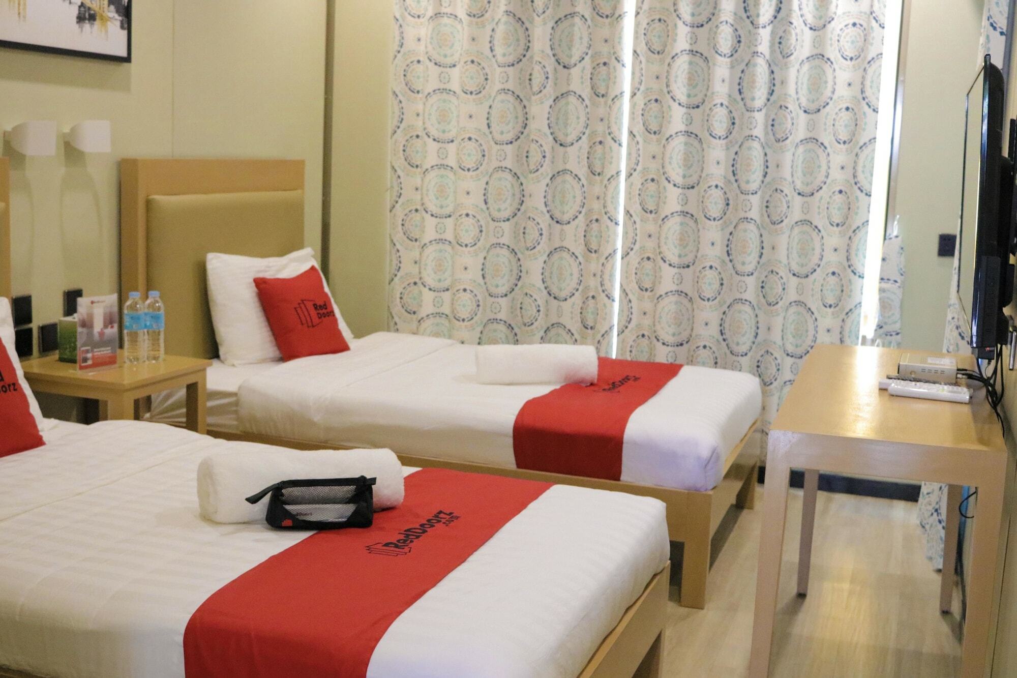 Reddoorz Plus @ As Fortuna Cebu Εξωτερικό φωτογραφία